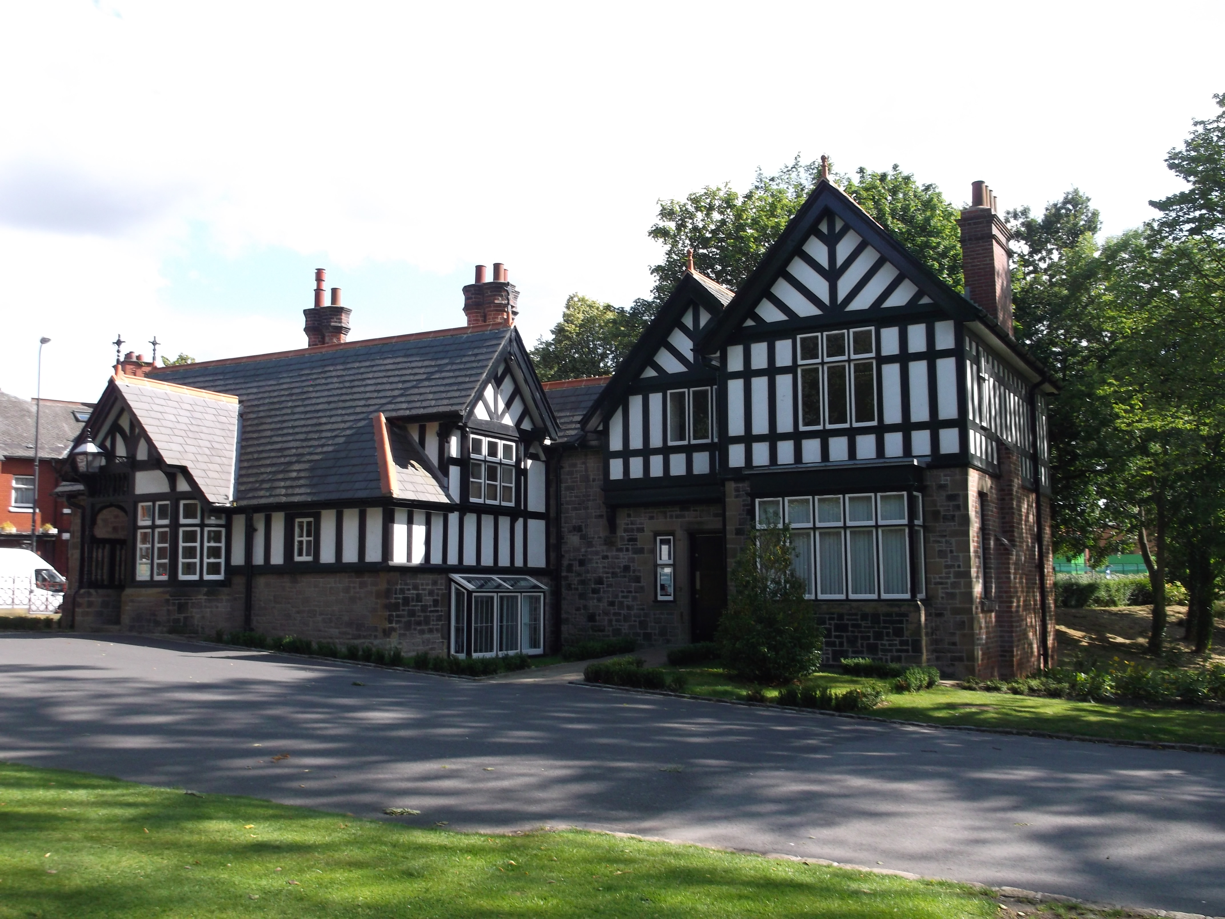 Entrance Lodge to Mesnes Park